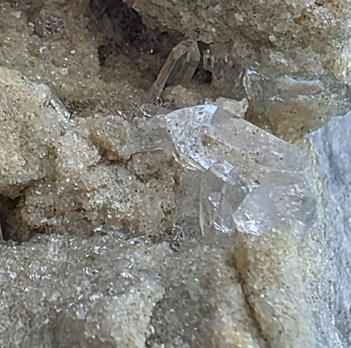 Mineralien & Heilsteine: Quarz in Dolomitdruse Lengenbach Binntal – Gebraucht aus Glis von nbu_65ys 5