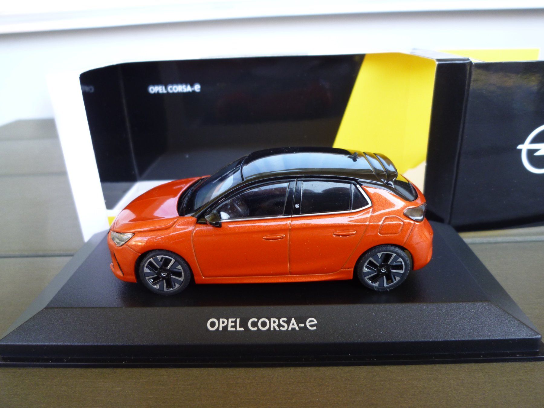 Opel Modellautos: Opel Corsa-e – Neu und originalverpackt aus Flawil von Imperiosud 4