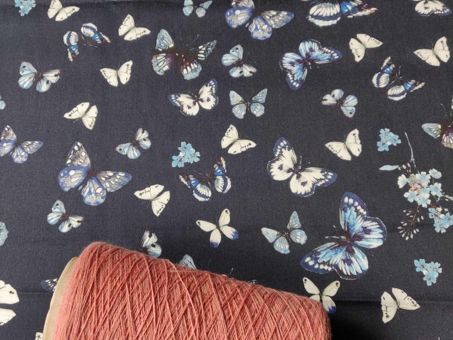Tessuti: Baumwolle & Elastan  2.10x1.5m Schmetterling blu Jeans – Nuovo (secondo la descrizione) da Lufingen venduto da Voyager7 4