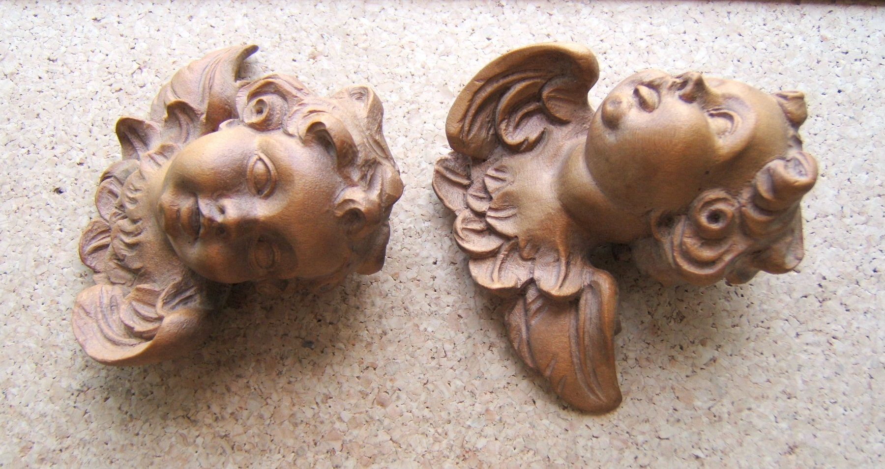 Figuren: 2 SCHÖNE HOLZENGEL HANDGESCHNITZT – Gebraucht aus Brunnen von Nonne04 2