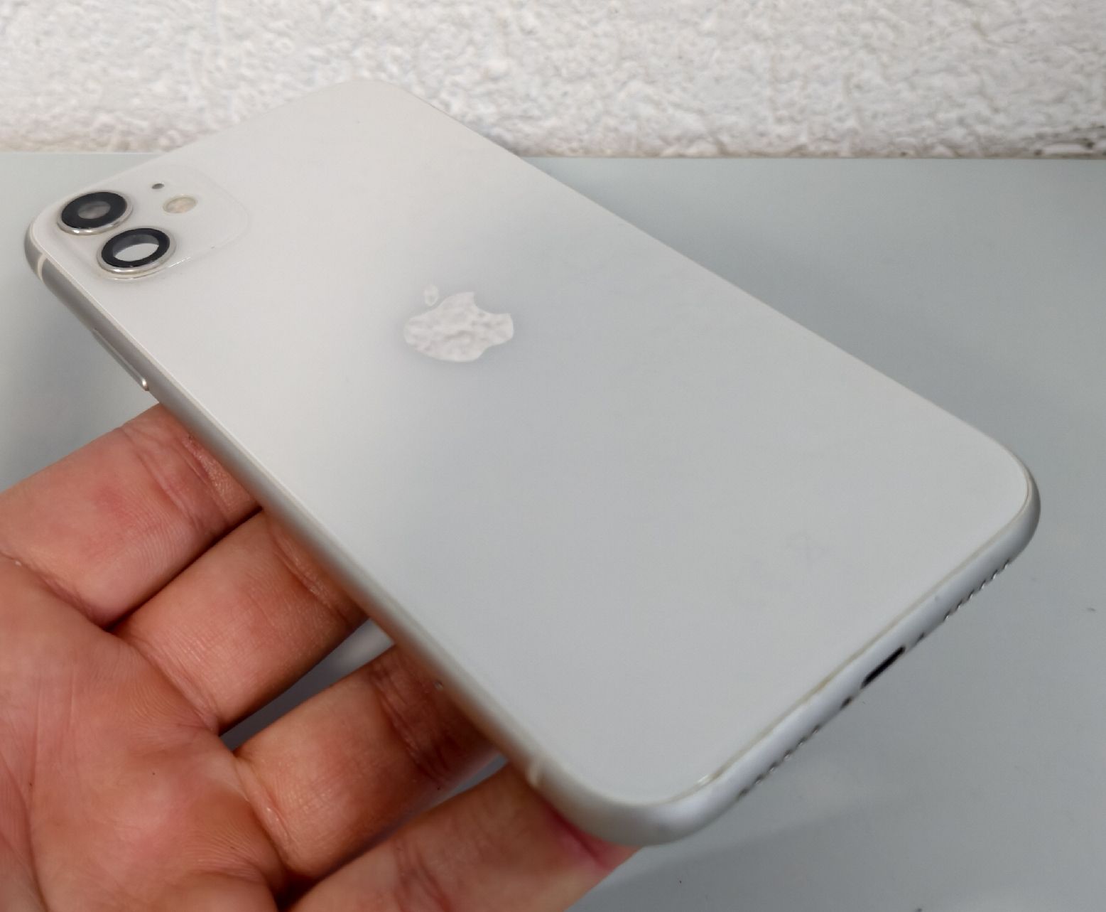 Apple Telefoni cellulari / Smartphones: iPhone 11 weiss ohne iCloud Lock – Difettoso da Ehrendingen venduto da Rocky985