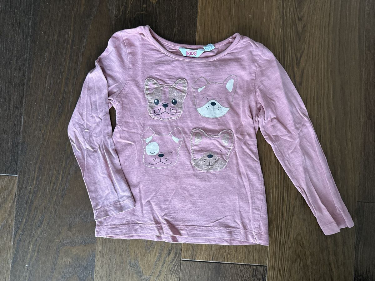 Blusen, T-Shirts & Tops: Tshirt Gr.110 – Gebraucht aus Rickenbach Sulz von Aurelina