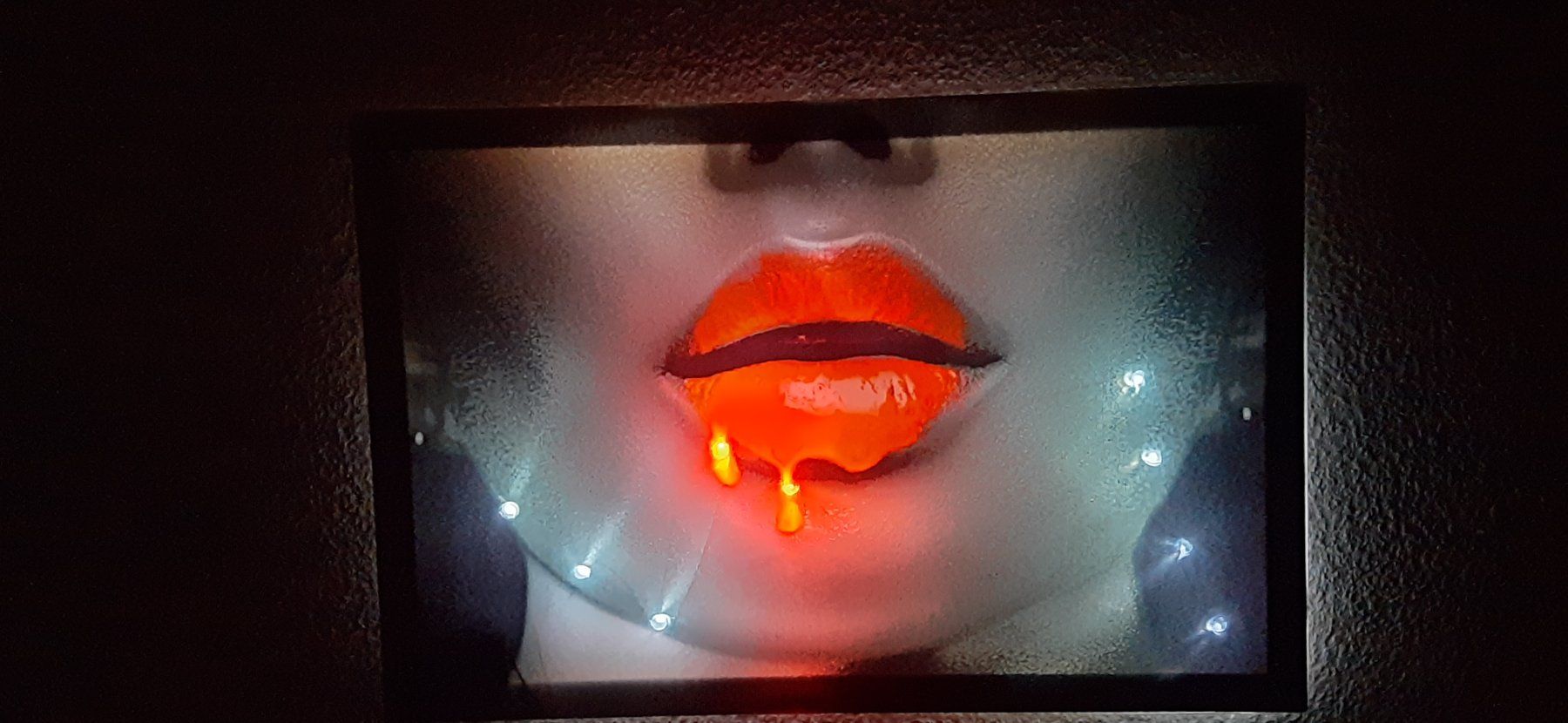 Poster & Bilder: LED Kunst Bild Art Red lip / Rote Lippe – Neu und originalverpackt aus Kilchberg ZH von ruedi34 1