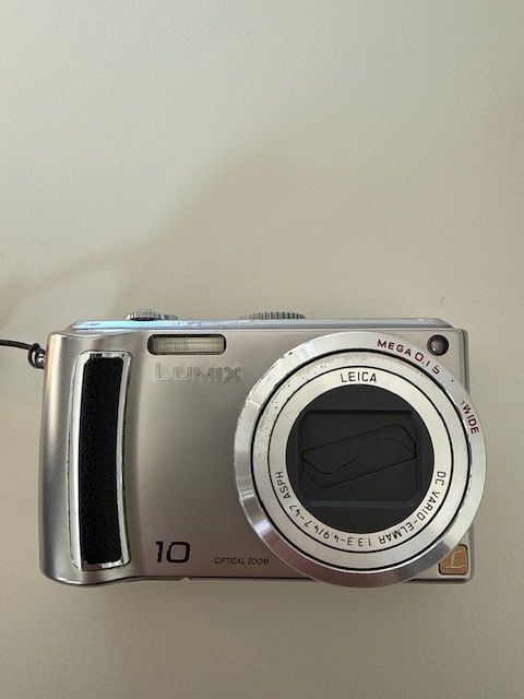 Panasonic Fotocamera: Lumix Digitalkamera DMC-TZ1 Leica – Usato da Winterthur venduto da projectcleanup