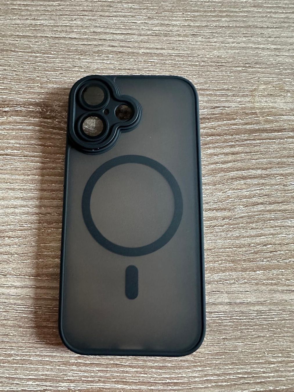Cover & Protezioni schermo: Schwarze Iphone 16 Plus Handyhülle – Nuovo e nell'imballaggio originale da Schalunen venduto da Haris97