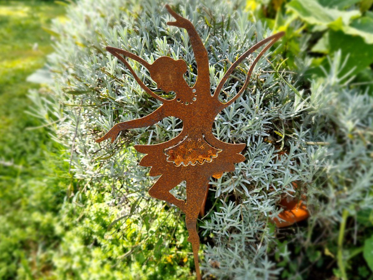Alle Dekorationen: Fee Gartenstecker Edelrost 95cm – Neu und originalverpackt aus Matzendorf von Gartendeko-Shop