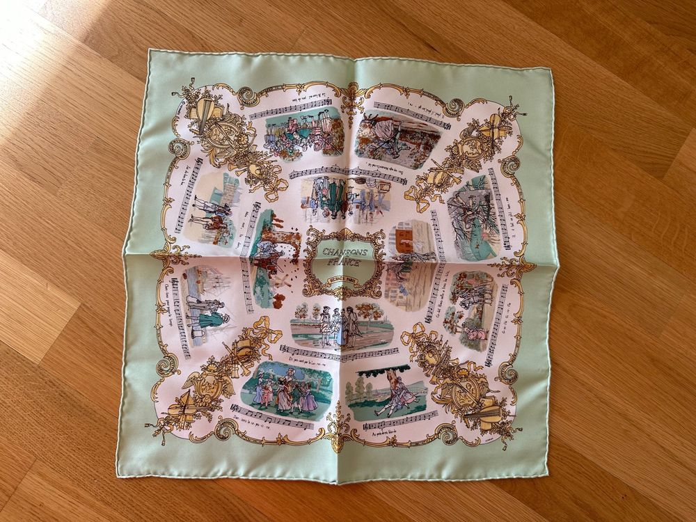 Superbe Foulard Carré Vintage TBEG 87x87 Cm – Polyester Noir à Fond Jaune, Style Bandana