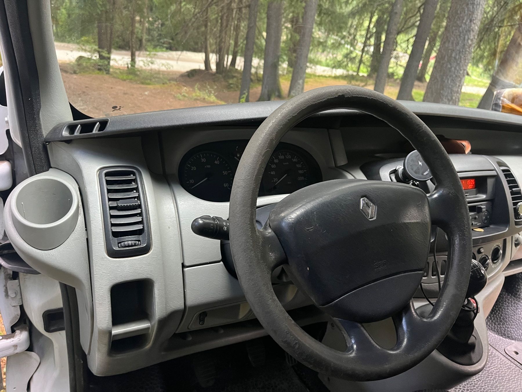 Renault Veicoli commerciali: Renault Trafic 193000 km expertisé 2025 – Usato da Crans-Montana venduto da Stesher 8