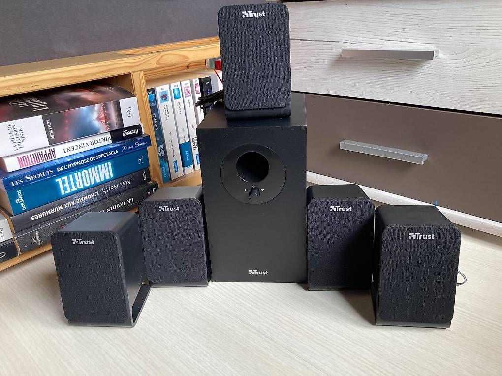 Trust Lautsprecher: Caisson de basse + 5 hauts-parleurs Trust – Gebraucht aus Enges von Cindy88