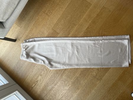 Mango Hose, neuwertig, Grösse L, Beige, Top Zustand!