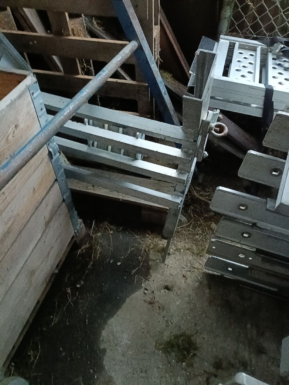 Tutti gli attrezzi: Dachdecker Lift  – Usato da Sihlbrugg venduto da Z...D 6