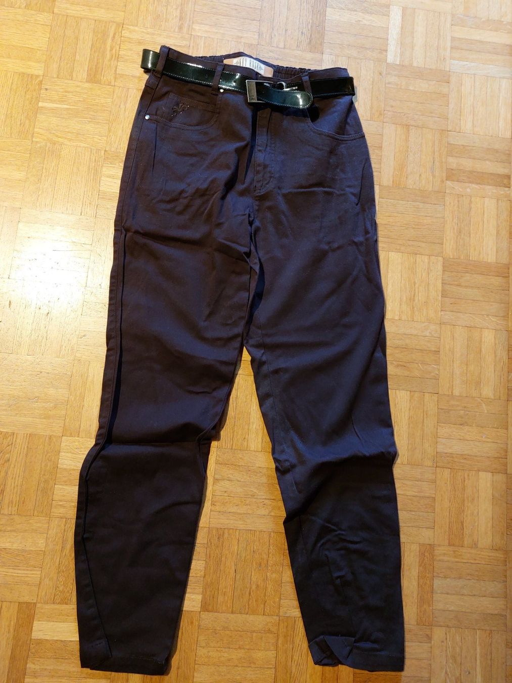Jeans: schöne Hose / Jeans, Grösse 20, violett – Gebraucht aus Escholzmatt von Stern777