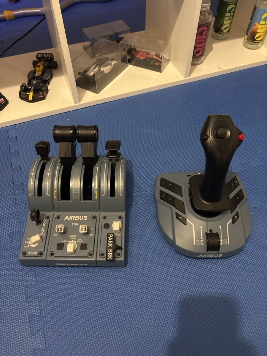 Thrustmaster Controller: Thrustmaster Joystick Thrustm. TCA Captain X AIRBUS Edition – Nuovo (secondo la descrizione) da St-Saphorin-Morges venduto da sas_f75k 2