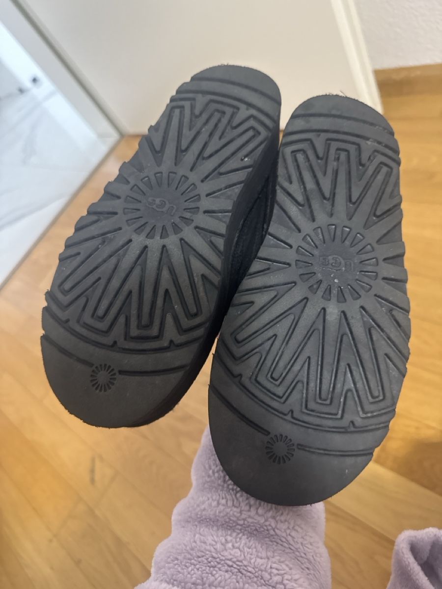 Ugg Scarpe per ragazze: Ugg  Stiefeletten Gr. 36 – Usato da Füllinsdorf venduto da silberstern110 4