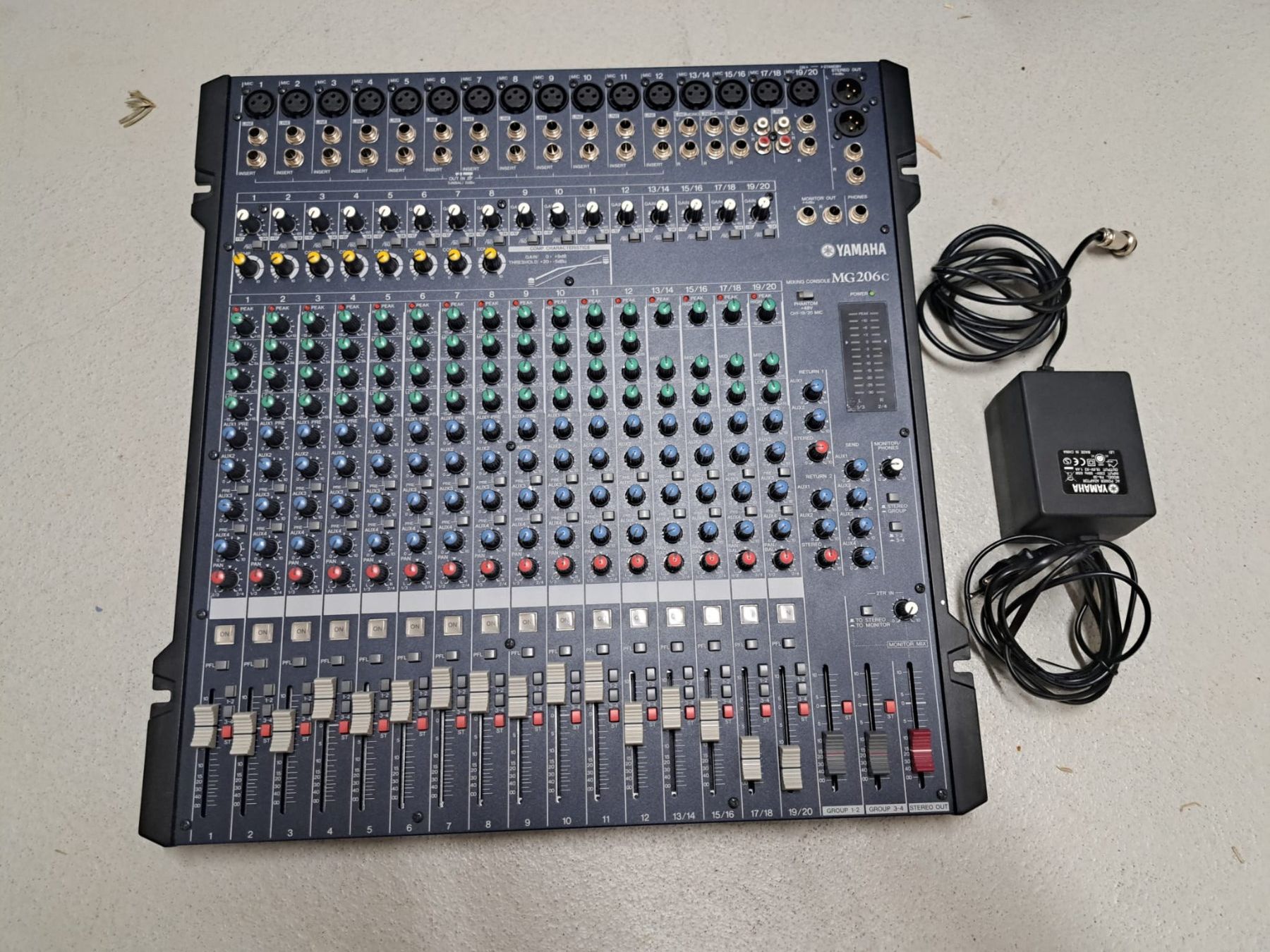 Console di mixaggio: Yamaha Analog Mixer-MG206C – Usato da Unterägeri venduto da pEdDeH