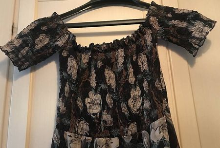 Schönes Sommerkleid NEU schwarz mit Blumenmuster