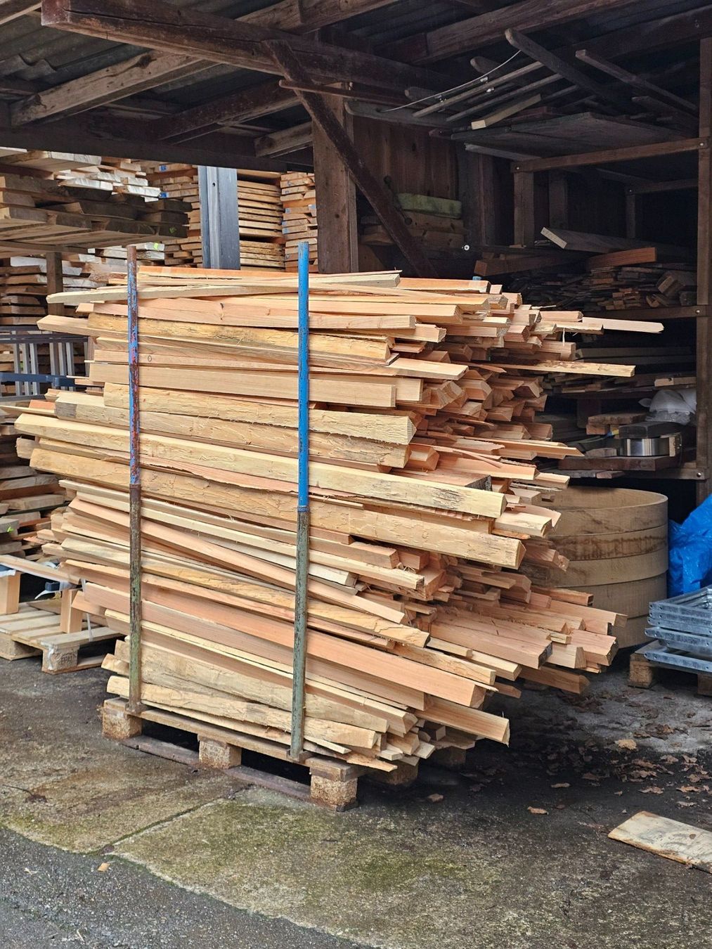 Articles en bois: Brennholz oder zum Werken, sofort verfügbar – D'occasion à Sulgen par E_Dreier 2