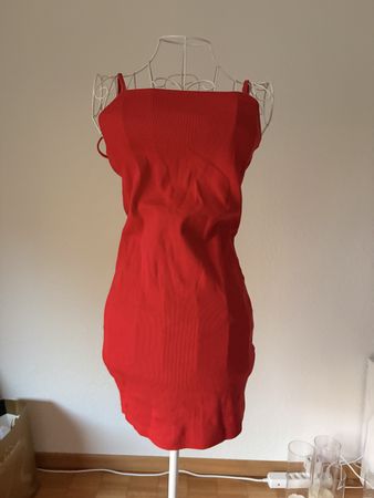 Kurzes Sommerkleid rot Grösse 38 neuwertig