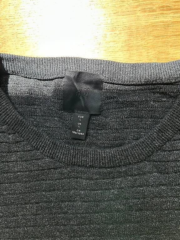 H&M Pulls & Sweat-shirts: Pullover schwarz gerippt – D'occasion à Muttenz par anj_2qy5 1