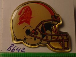 1 Football Helm Pin (B642)