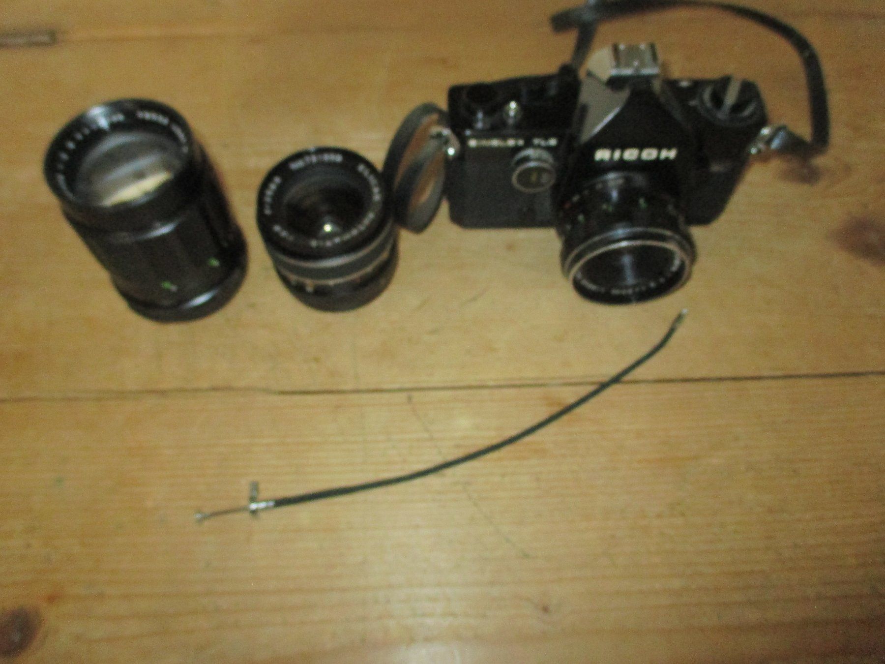 Ricoh Appareil photo: Ricoh Spiegelreflexkamera mit 2 Objektiven – Défectueux à Flims - Dorf par Stagediver