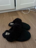 UGG Slippers schwarz – Grösse 41