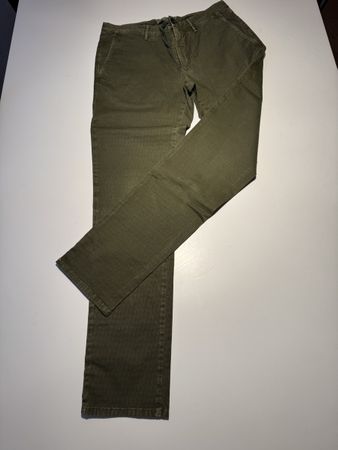 Pantalon kaki Incotex (Slowear). 