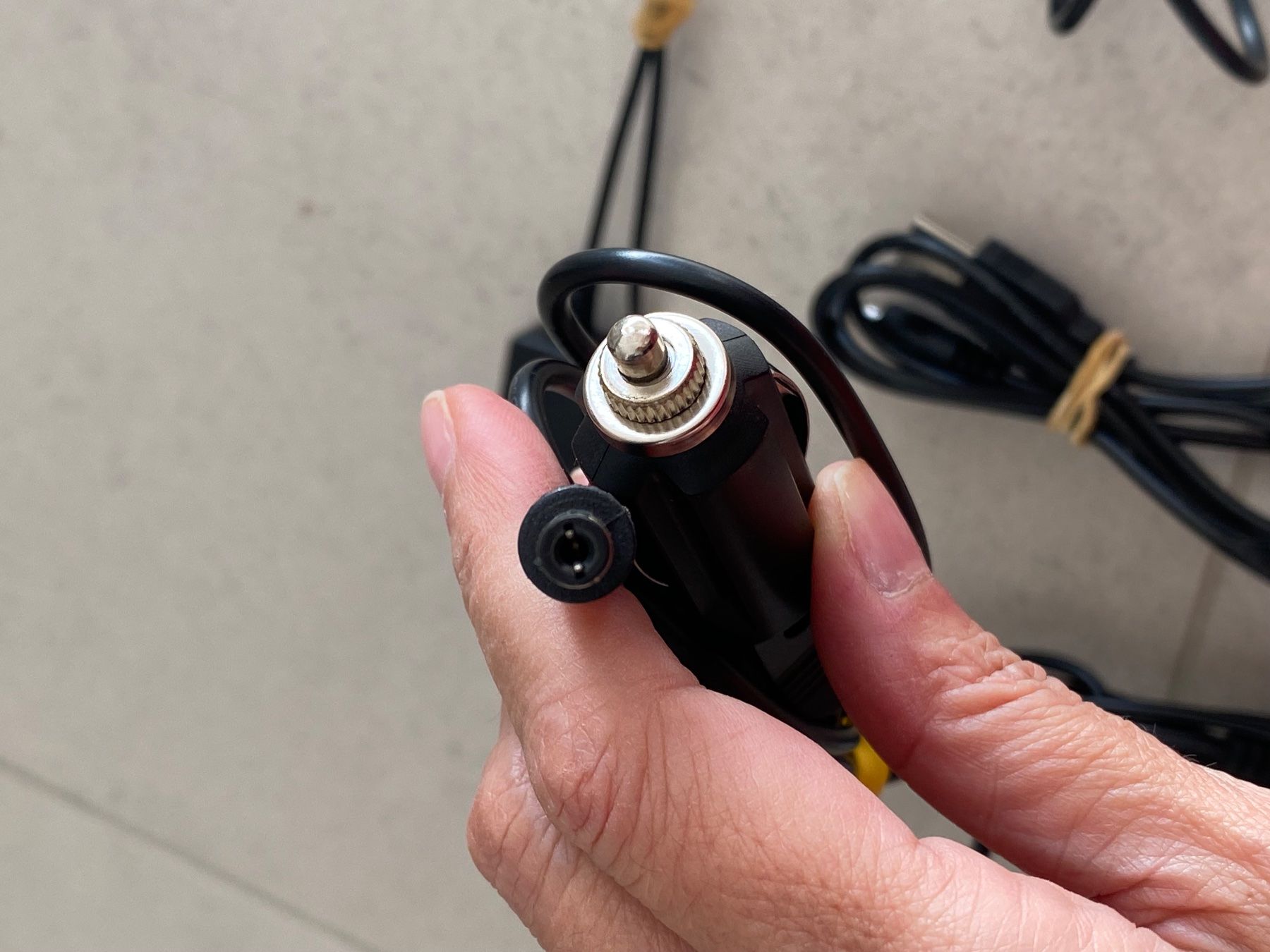 Ladegeräte: 5x verschiede Kabel Plugins (auch fürs Auto) – Neu (gemäss Beschreibung) aus niederbipp von Esbenz 5