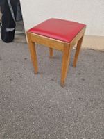 Hocker Holz rot Kunstleder Sitzfläche 33 cm Zustand gut