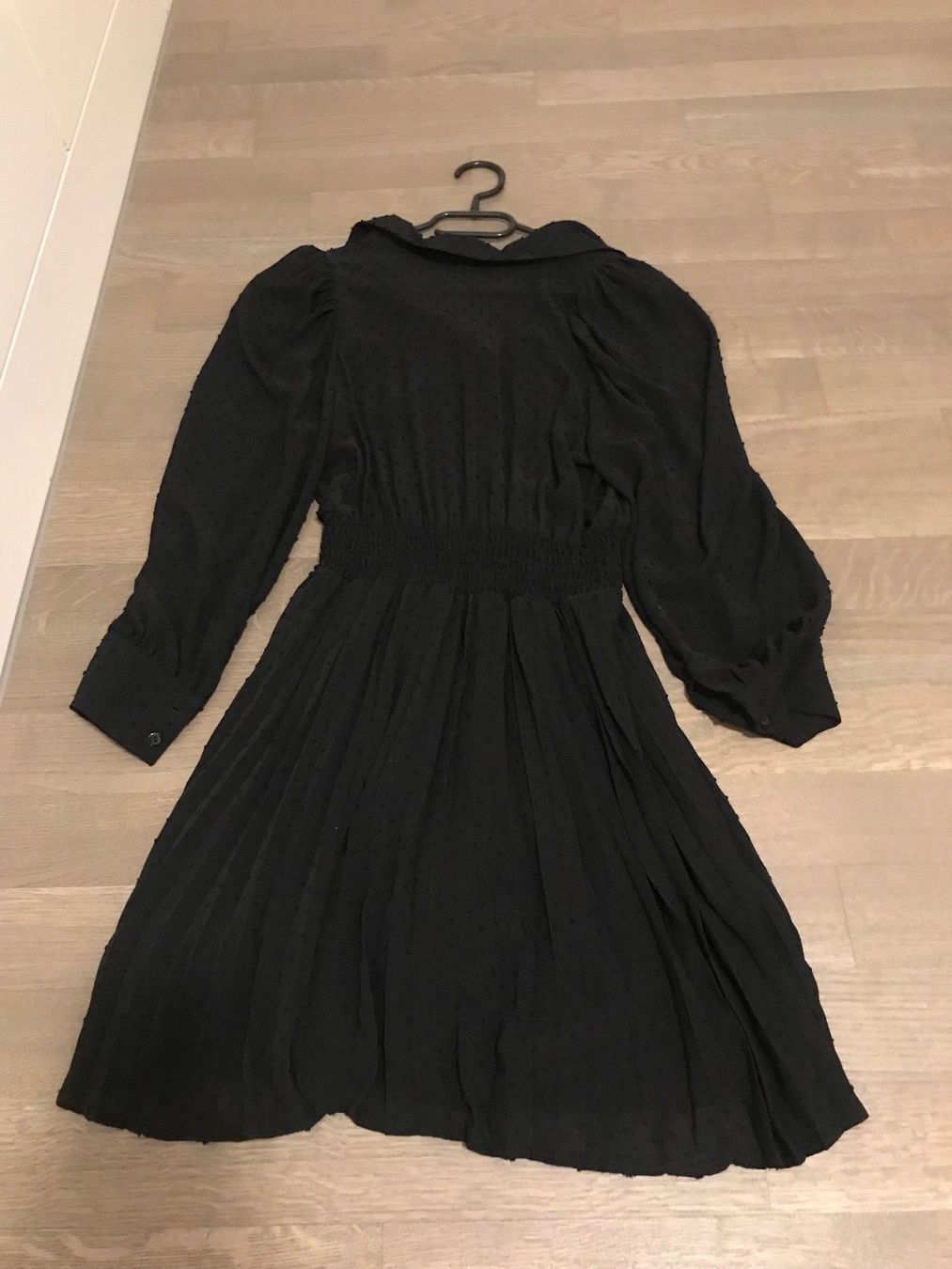 Zara Kleider: Zara kleid XS mit Schmuckknöpfen – Neu (gemäss Beschreibung) aus Root von Fashionhomeandmore 1