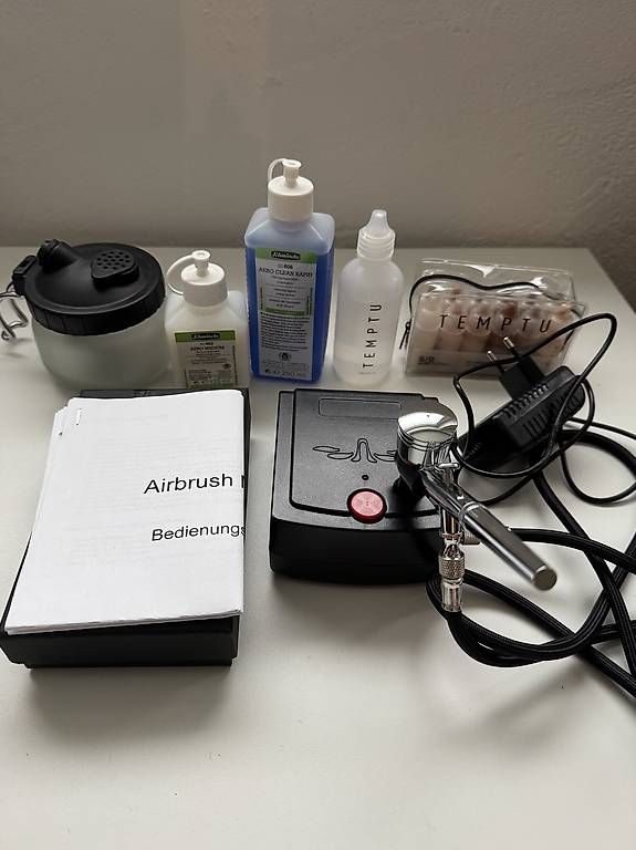 Make-up: Airbrush Set – Usato da Heiligkreuz (Mels) venduto da Chliniii