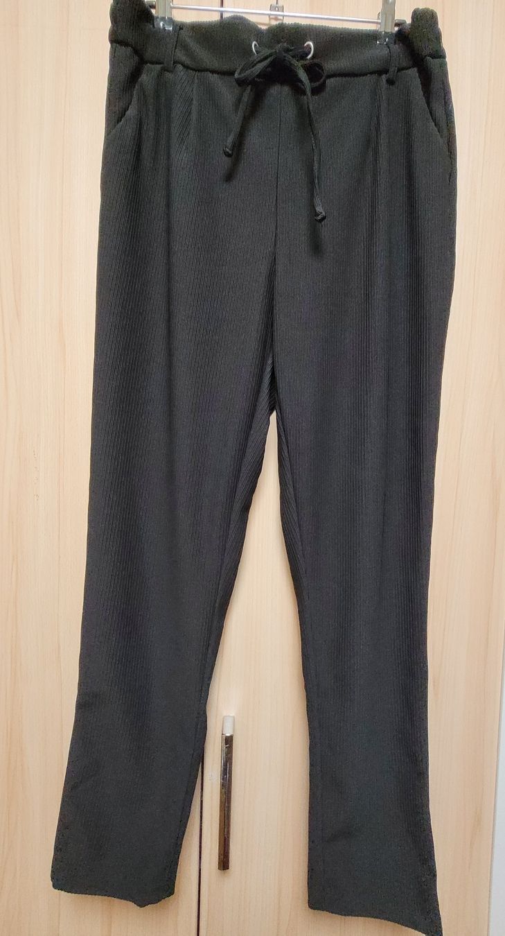 Zebra Hosen: Damenhose Gr. L schwarz – Neu (gemäss Beschreibung) aus Madiswil von Lentiggine