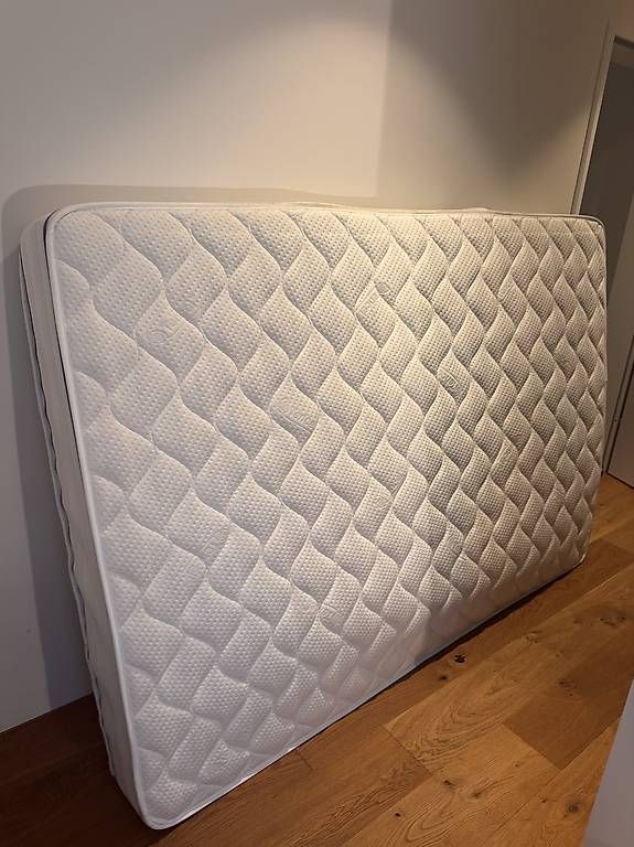 Materassi: Neue Matratze 140x200 – Usato da Forch venduto da Wawawoom