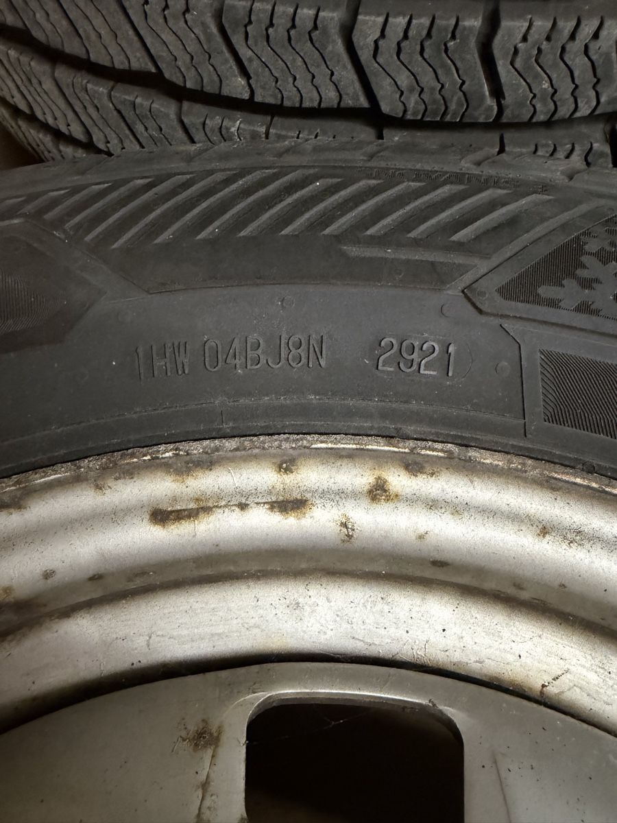 Pneumatici & Ruote complete: VW T4 Winterräder – Usato da Täuffelen venduto da ASLAG 3
