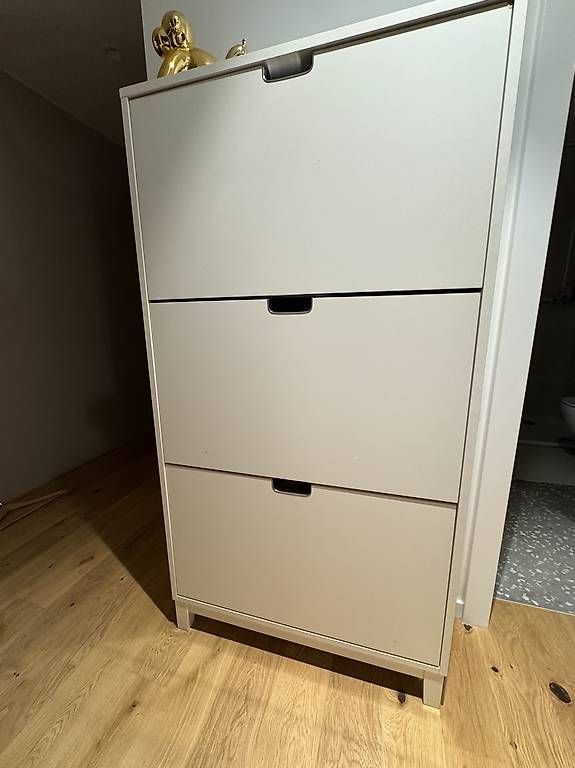 Armoires: Schuhschrank Ikea – D'occasion à Küsnacht ZH par Leonidas200