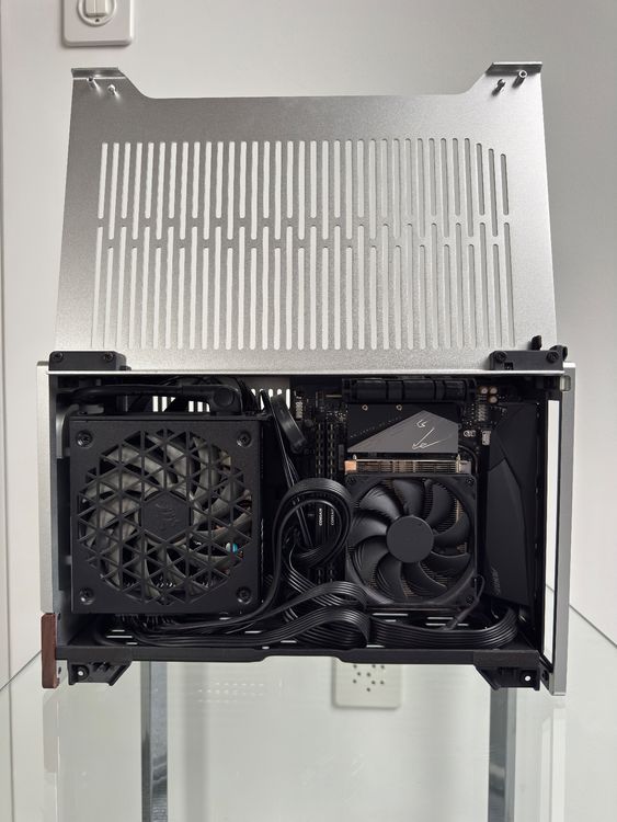 Mini-ITX Gaming PC, AMD R7-5800X3D, AMD Radeon RX-6700XT (Gebraucht) in ...