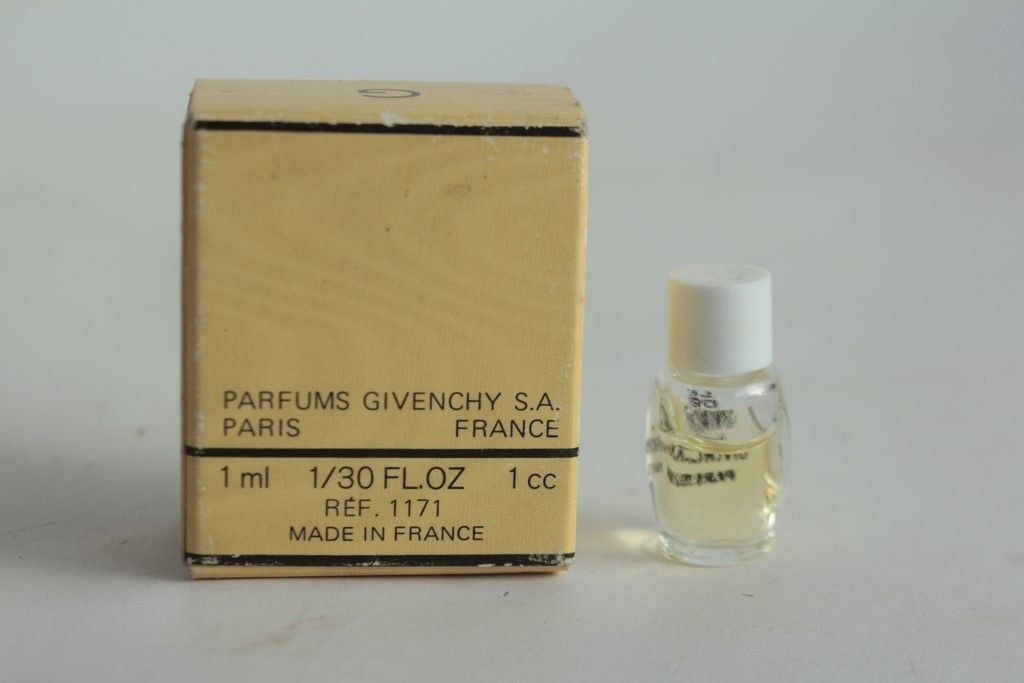 Givenchy Profumi & Eau de Toilette: GIVENCHY Parfum miniature Le De 1 ml vintage – Usato da Vandoeuvres venduto da Dom-Tom 1