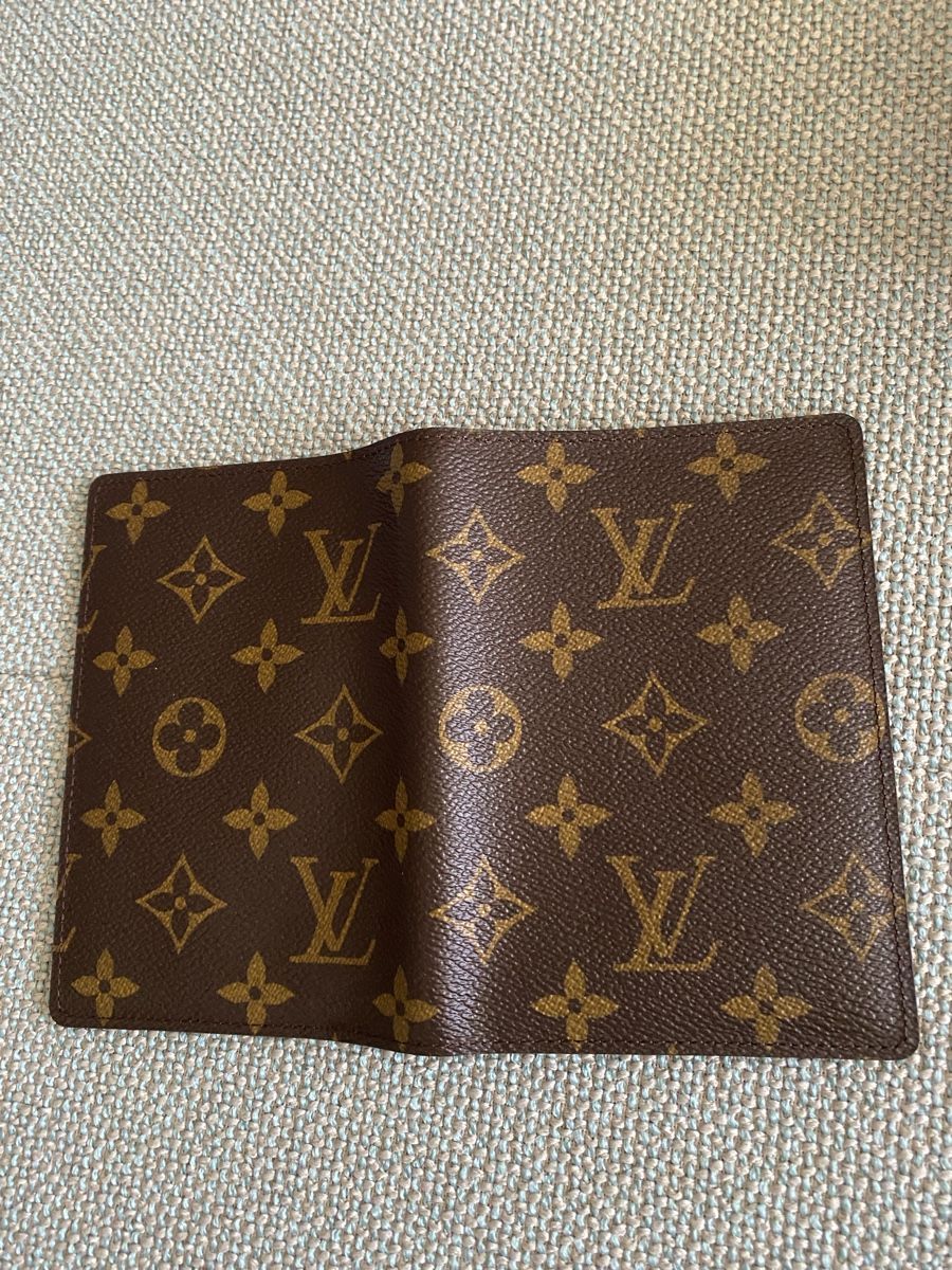 Louis Vuitton Cover & Protezioni schermo: Original Louis Vuitton Reisepass Hülle – Nuovo e nell'imballaggio originale da Kaiseraugst venduto da RJ03 1