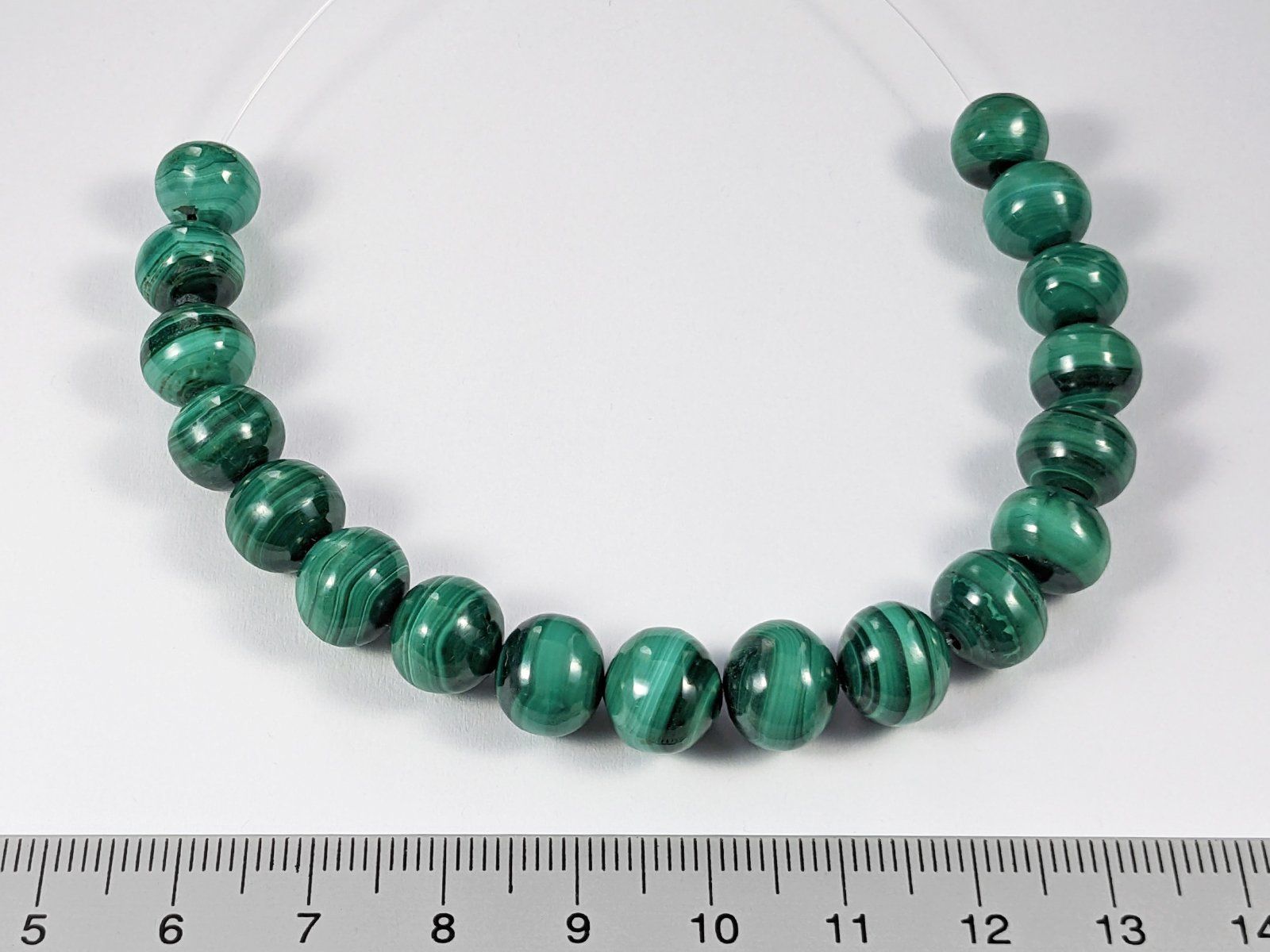 Minéraux & Lithothérapie: Malachit Perlen ca.10mm 18Stk. – Neuf avec emballage d'origine à Meilen par GypsyCat