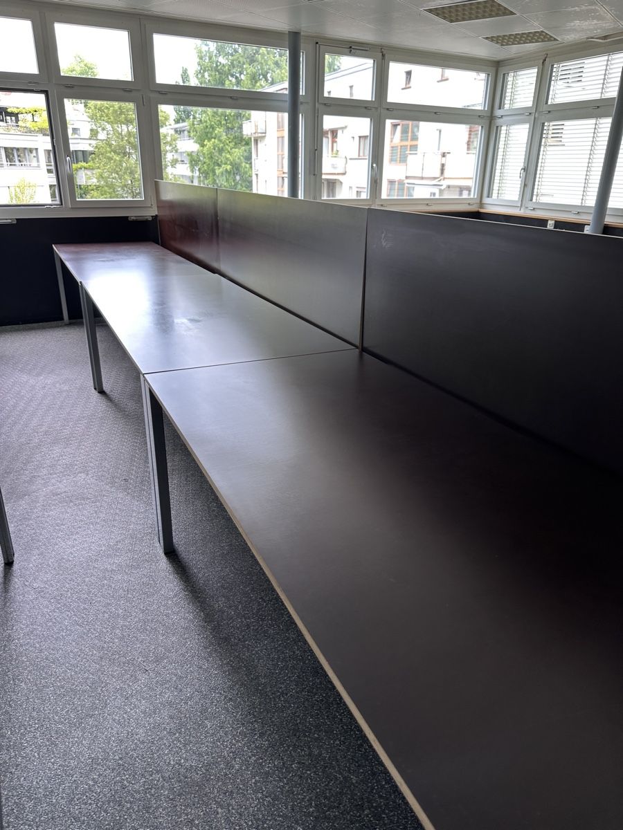 Schreibtische: Grosse Büroarbeitstische – Gebraucht aus Luzern von AK64 5