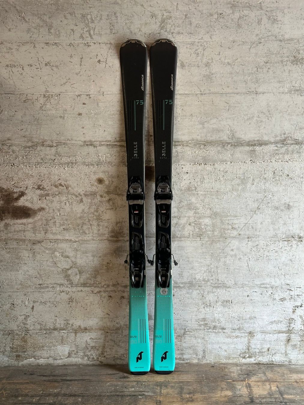 Nordica Sci: Nordica Belle Damen Ski 150CM – Usato da Emmenbrücke venduto da karkarkar