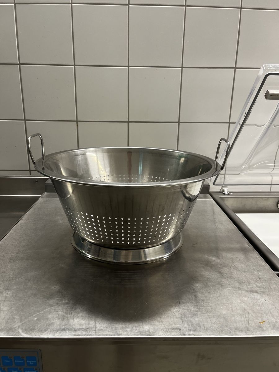 Elettrodomestici da cucina: Gastro Abtropf Sieb 44 cm Durchmesser  – Usato da Dittingen venduto da Cervolino77