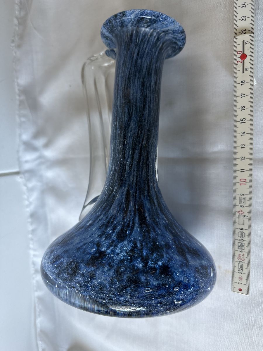 Vasi & Recipienti: Blaue Glasvase mit Henkel, Unikat – Usato da Zürich venduto da Chaeffeler 3