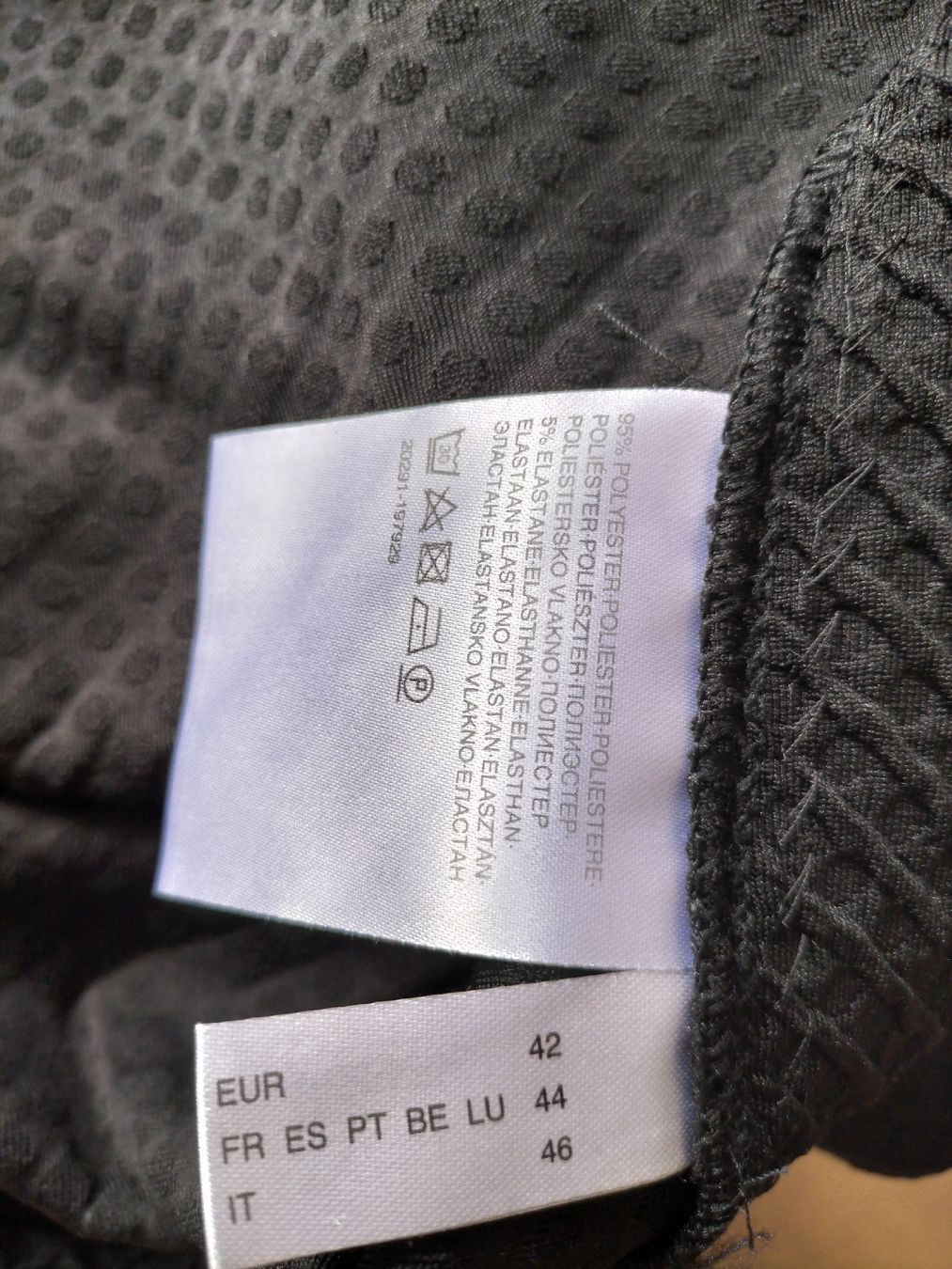 C&A Gonne: Jupe texturée noire de marque "Your Sixth Senses", taille 42 – Usato da Clarens venduto da fashionfou 4
