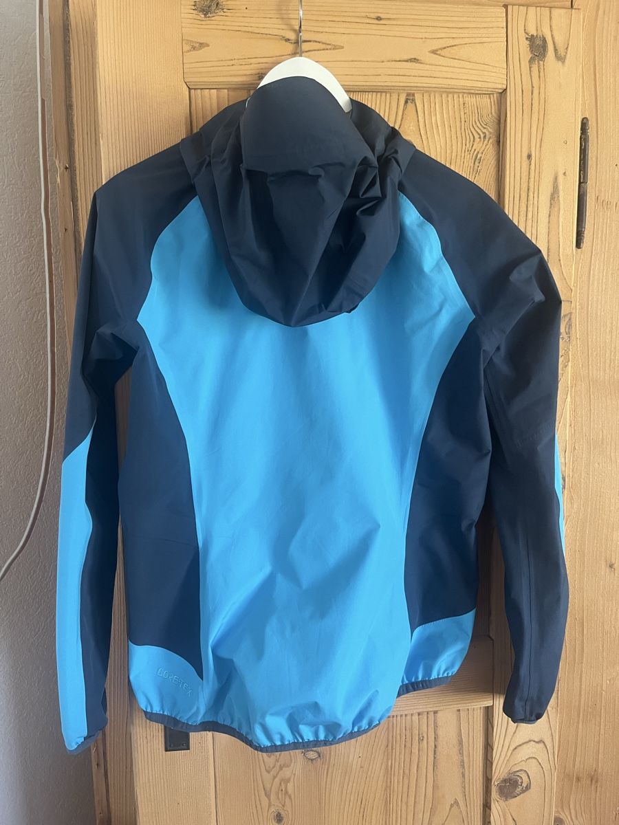 Peak Performance Vestes: Peak Performance Gore-Tex Jacke S – D'occasion à Plaffeien par CN83 1