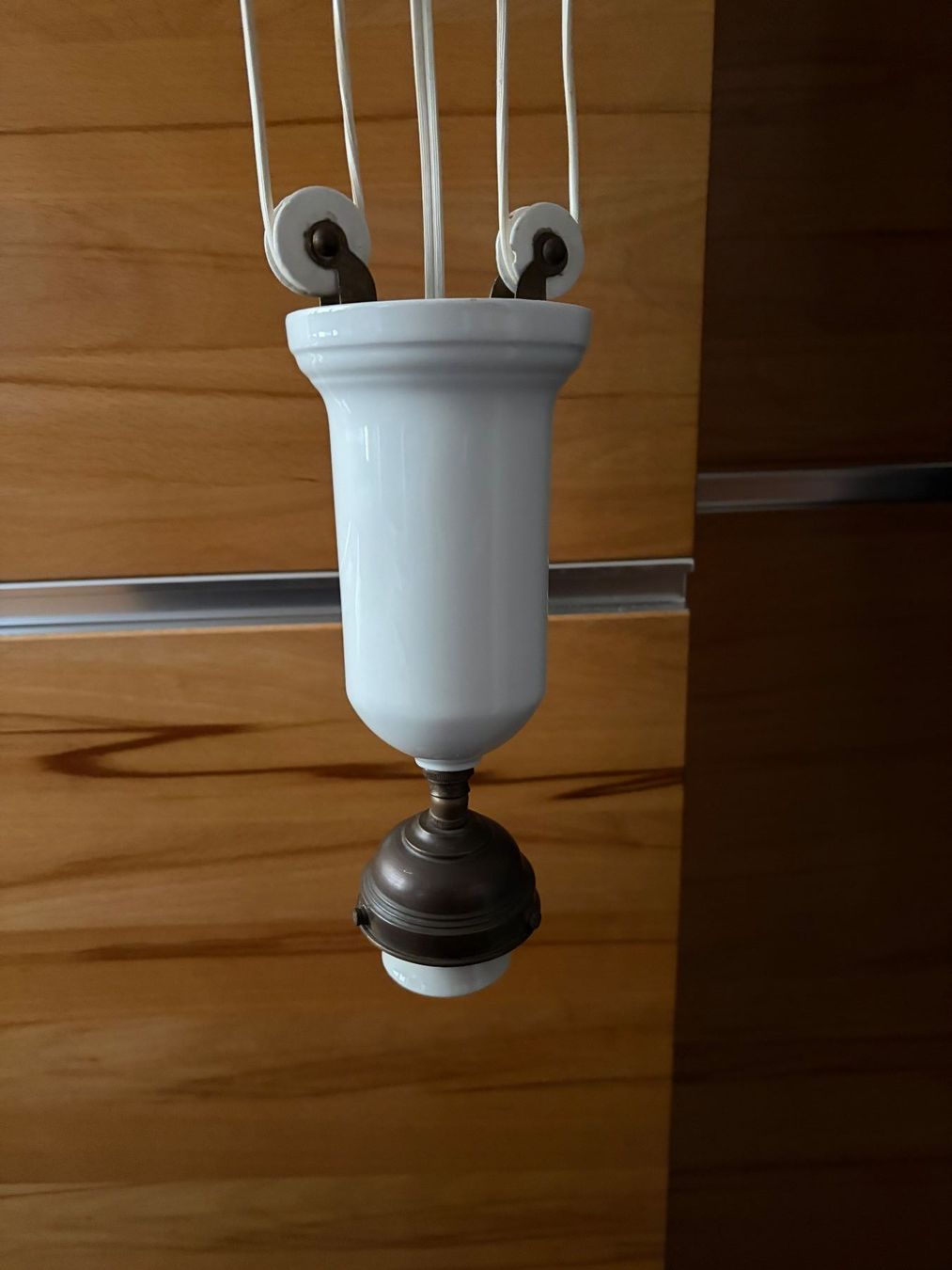Lampade: Antike Lampe mit Gegengewicht – Usato da St.Gallen venduto da Boergie 5