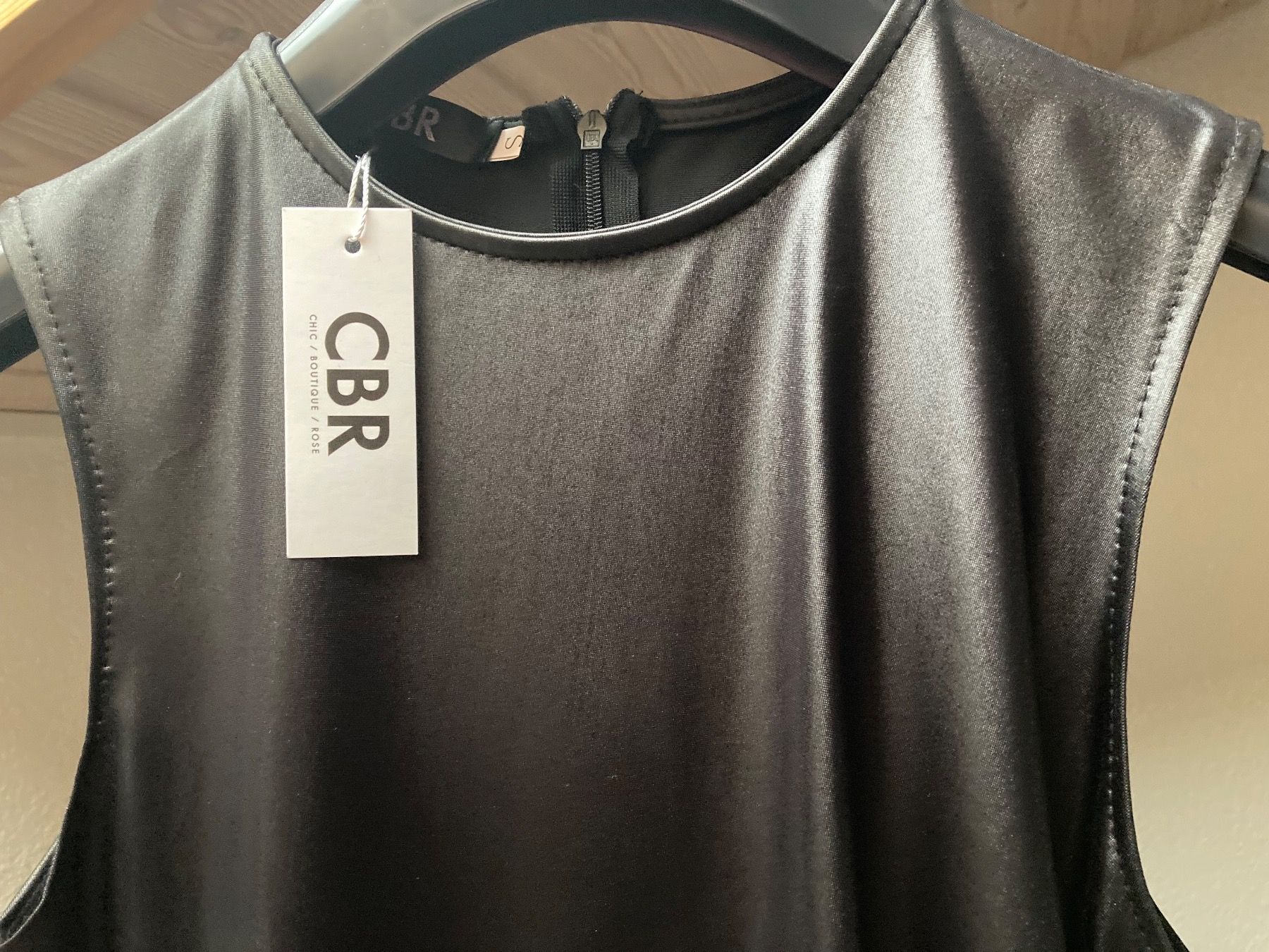 Kleider: Minikleid schwarz glänzend Gr.S neu – Neu (gemäss Beschreibung) aus Dulliken von gab_jdr2 1