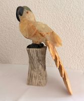 Handgeschnitzter Kalzit/Onyx Papagei aus Bolivien