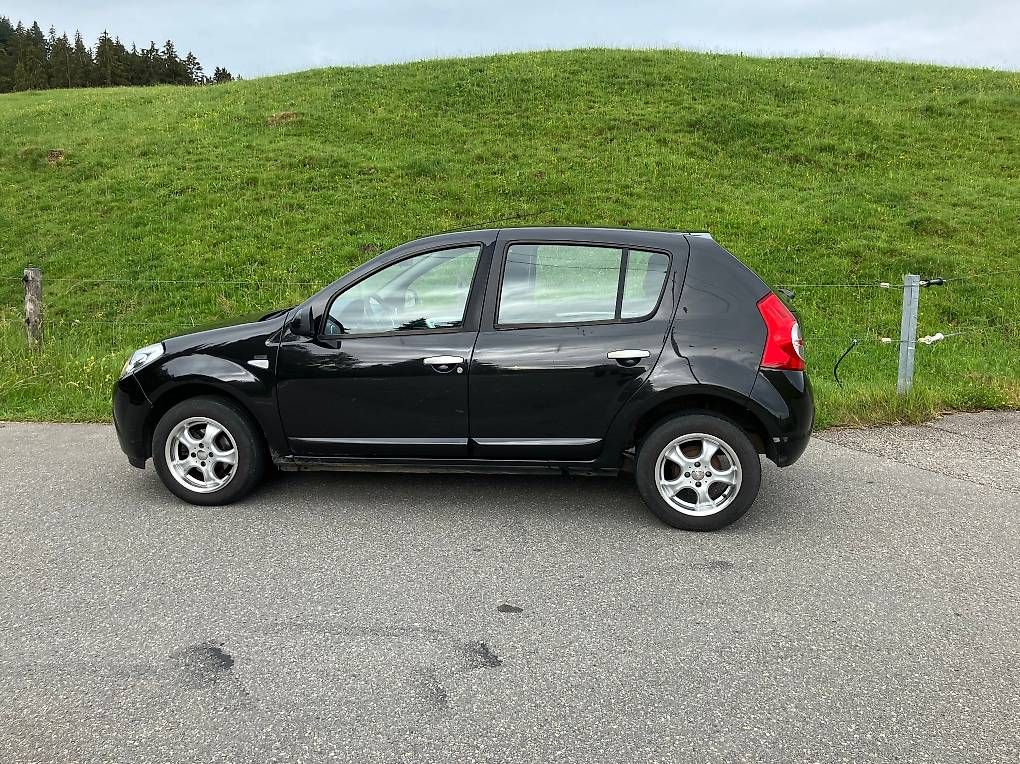 Dacia Automobili: Dacia Sandero 1.6 – Usato da Eggiwil venduto da jou70