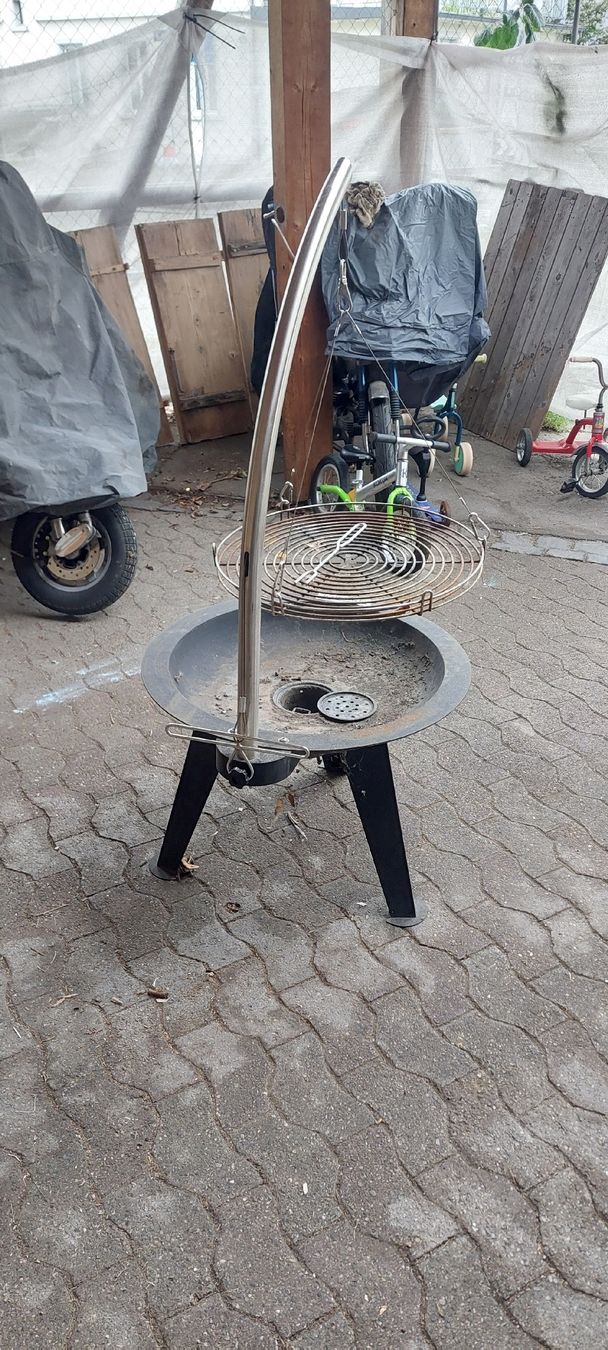 Grills: Tenneker Holzkohlegrill  – Gebraucht aus Flawil von Hunterz32 1